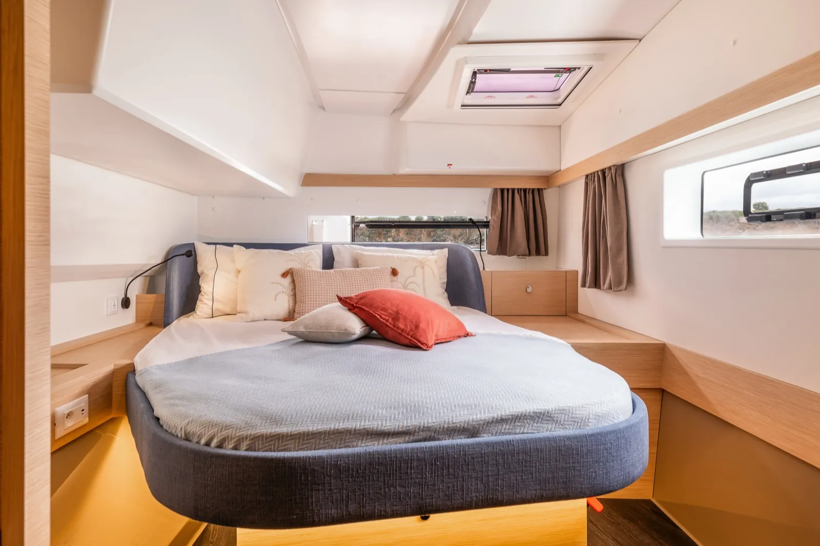 Fountaine Pajot 41 — Werftfoto 6