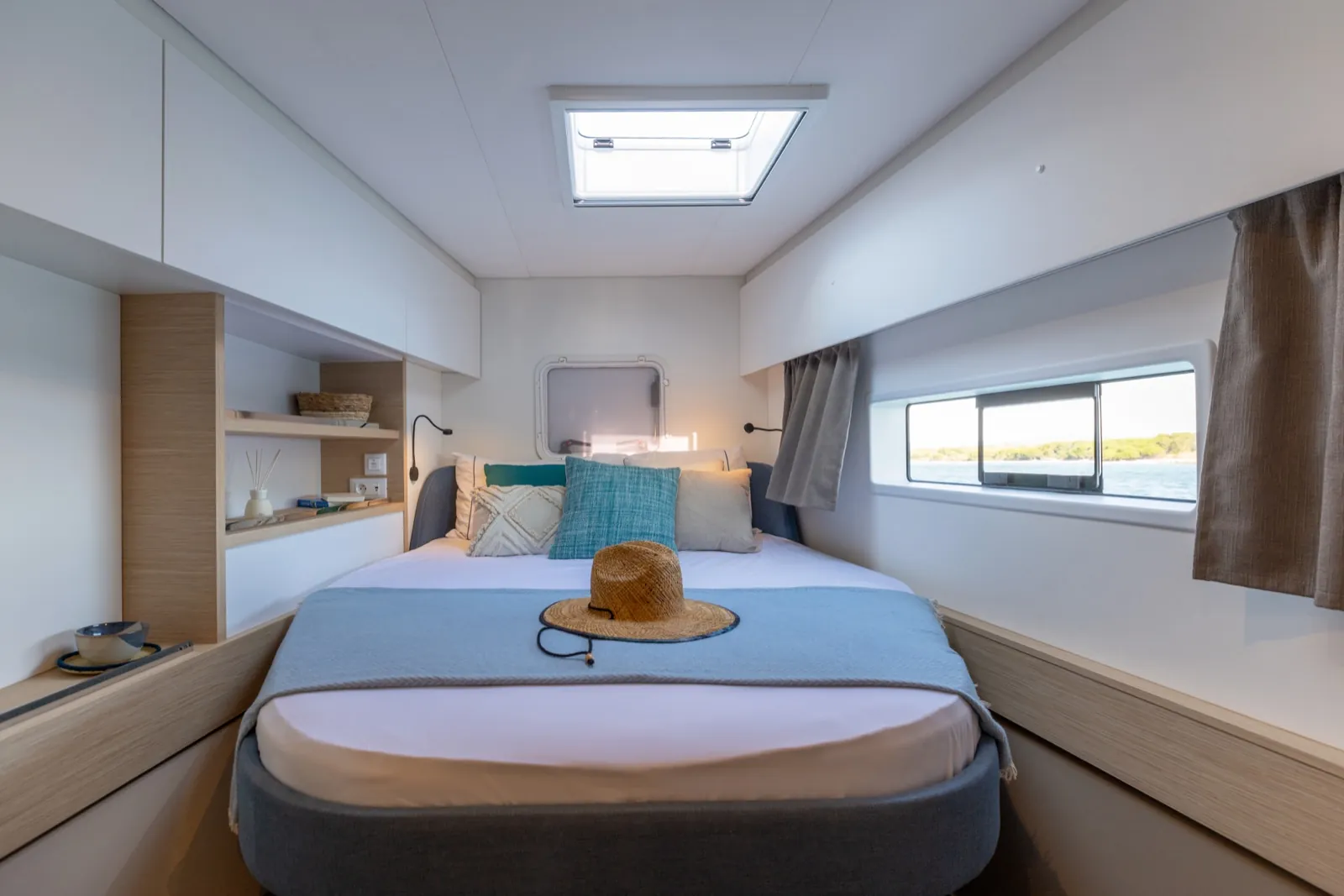 Fountaine Pajot 44 — Werftfoto 5