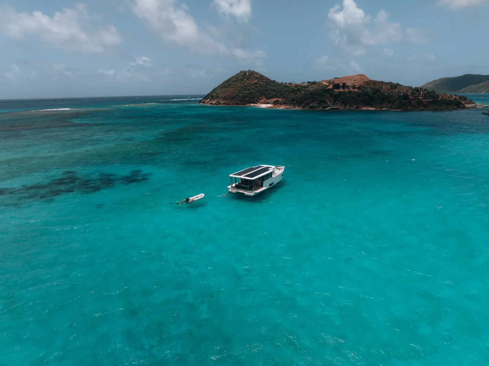 Jeanneau Sea-Loft 480 — Lifestyle am Wasser